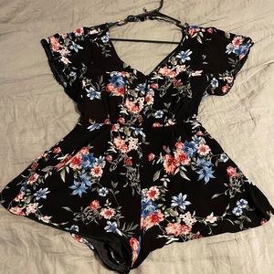 Francesca’s Floral Romper Size XL